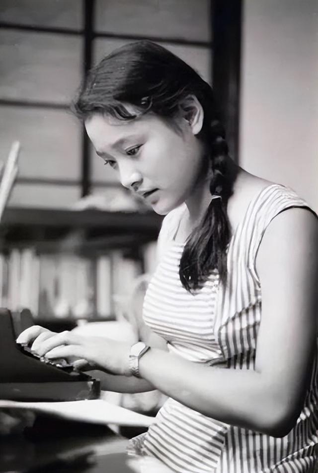 看看电影明星陈冲的生活近况（情感沧桑亲情带泪）(3)