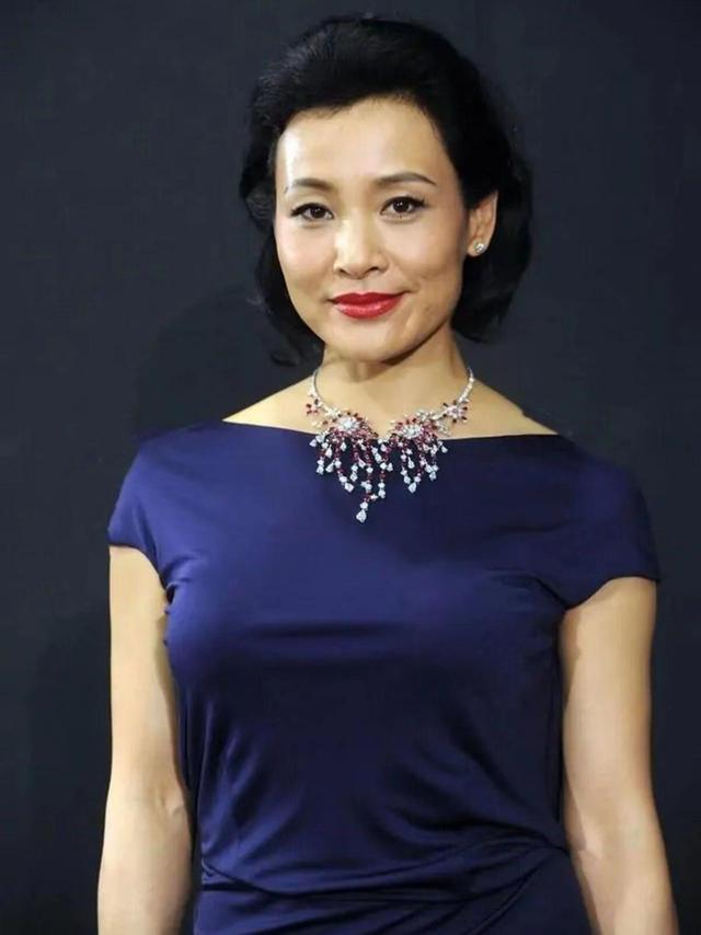 看看电影明星陈冲的生活近况（情感沧桑亲情带泪）(18)