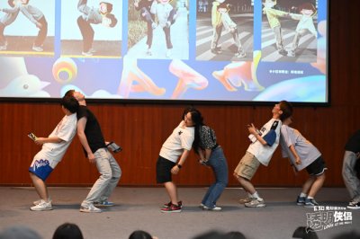 ​《透明侠侣》北京路演 史策王皓现场唱跳惊喜爆棚