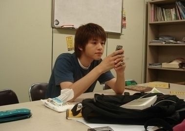 《太阳的后裔》宋仲基童年长这样？学生时代的他堪称学霸+校草