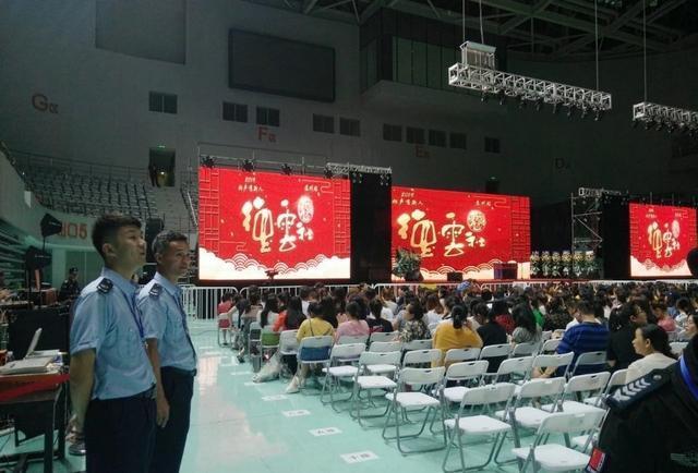 德云社被坑惨了，郭德纲新收的三个得意徒弟，竟然全都是坑货