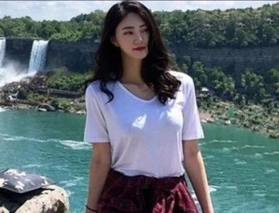 ​172cm韩国空姐，长相甜美，身材紧致，网友：理想型女友