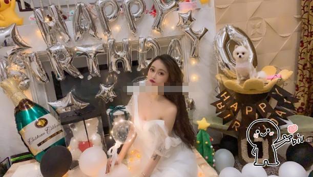 还记得《巴啦啦》的凌美琪吗？24岁生日照曝光，逆袭美出新高度