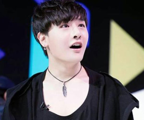 姜达赫是姜鹏亲生的吗 因为裙带关系才走到现在