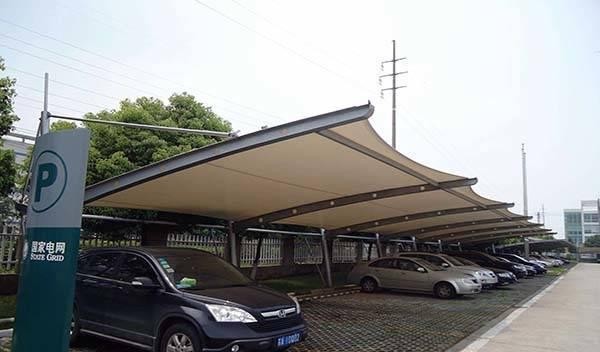 车被堵了怎么联系车主 挪车找不到车主怎么办 挪车打什么电话