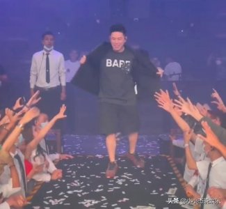 ​欧阳靖出什么事了(欧阳靖在昆明某酒吧献唱)