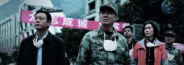 512汶川不相信眼泪电影（盘点10大灾难电影）(22)