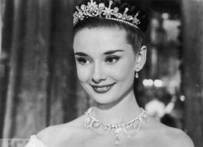 ​国外公认的四大女明星有哪些(赫本齐名的四大女星)