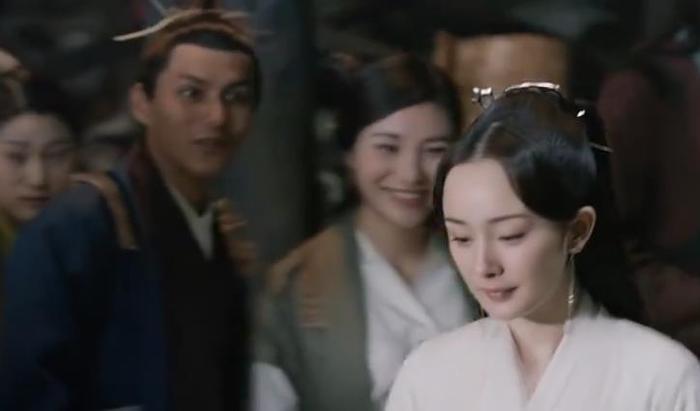 三生三世：翼君有东皇钟，青丘连兵都不养，天君为何却敬畏青丘？