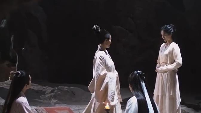 三生三世：翼君有东皇钟，青丘连兵都不养，天君为何却敬畏青丘？