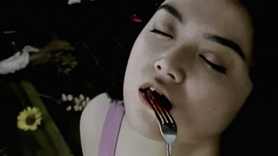 ​日本重口味尺度电影《女虐》：禁忌之爱与科技伦理的交织