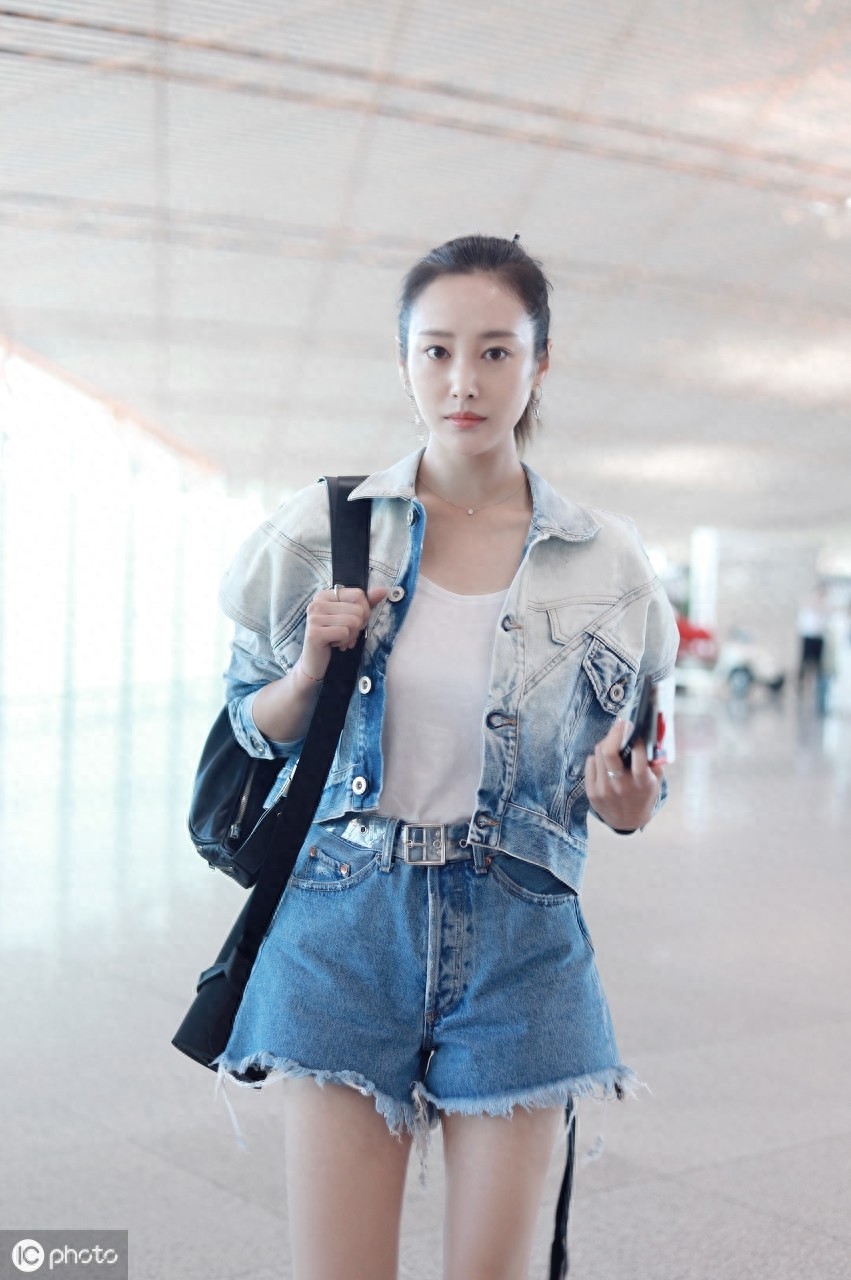 李纯，最美的10张照片欣赏，皮肤白皙，气质优雅