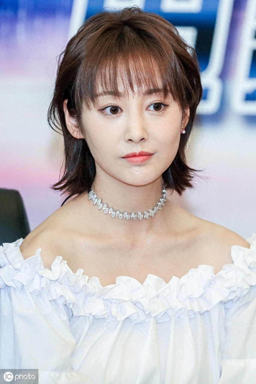 李纯，最美的10张照片欣赏，皮肤白皙，气质优雅