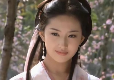 ​天龙后传：乔峰八个老婆貌美如花，大老婆当过皇后，二老婆是公主