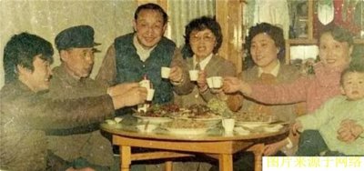 ​宁夏“狗食人”案：主人杀人它啃肉，被枪毙前还在电影里演过戏