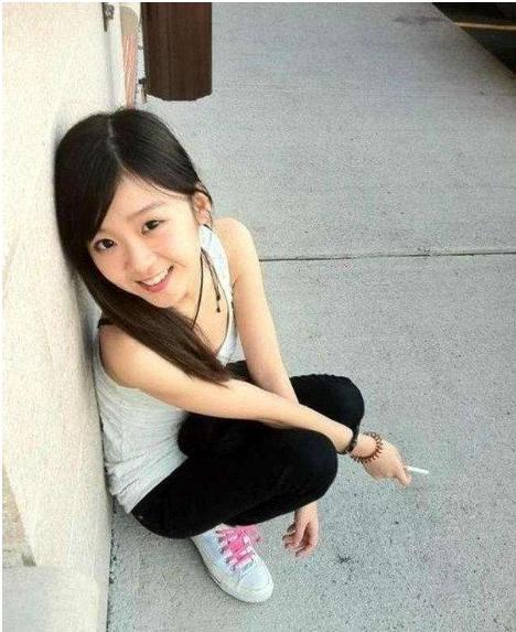 从抽烟喝酒的叛逆少女变成校服女神，搭陈凯歌儿子演《将夜》蹿红