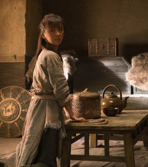 从抽烟喝酒的叛逆少女变成校服女神，搭陈凯歌儿子演《将夜》蹿红