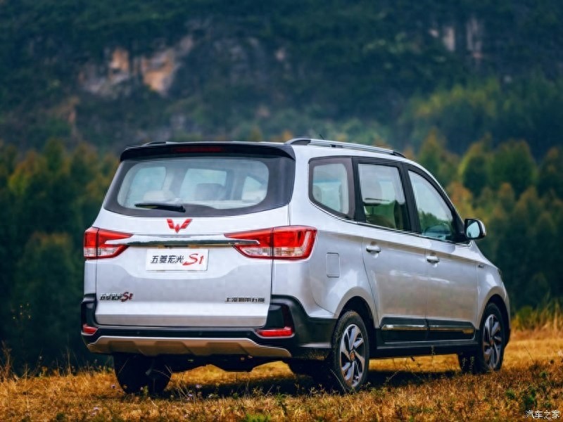 7万可买最实用车：五菱宏光S1，中国神车榜排第一的大哥