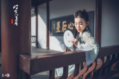 ​小说：她穿成恶毒女配被迫走剧情，偏偏男主不配合，女主也崩了