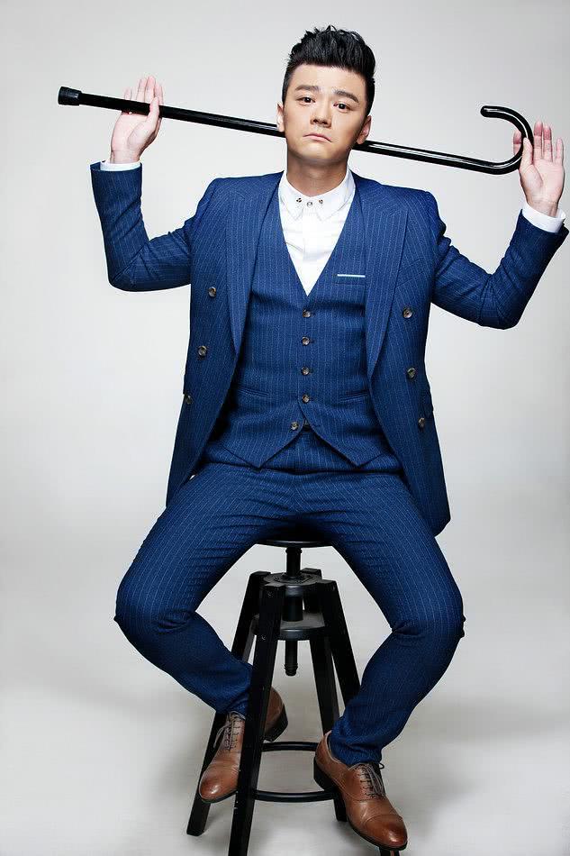 唐以诺个人资料写真作品