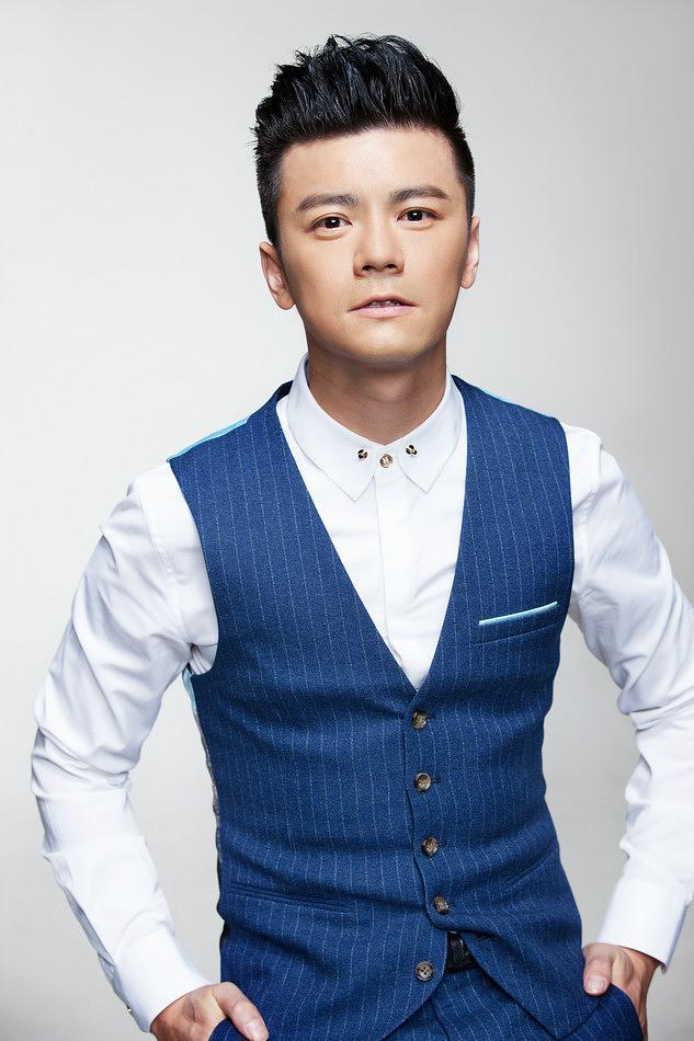 唐以诺个人资料写真作品