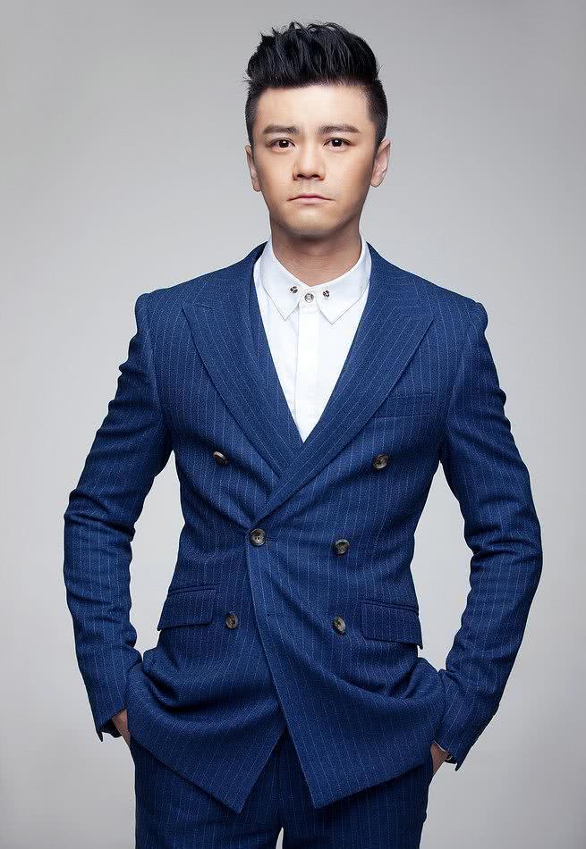 唐以诺个人资料写真作品