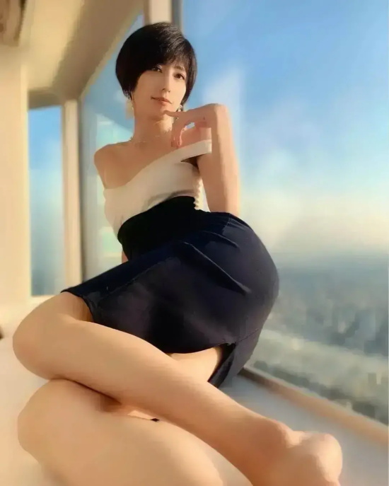 宅男女神乃亚写真分享，痴女姐姐YYDS！