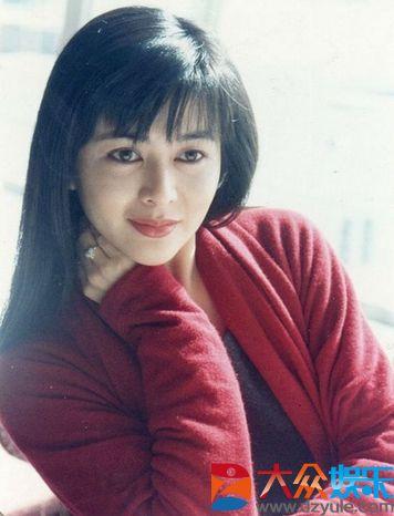 关之琳的美貌是用智商换的（关之琳脑癌传闻是真是假）(1)