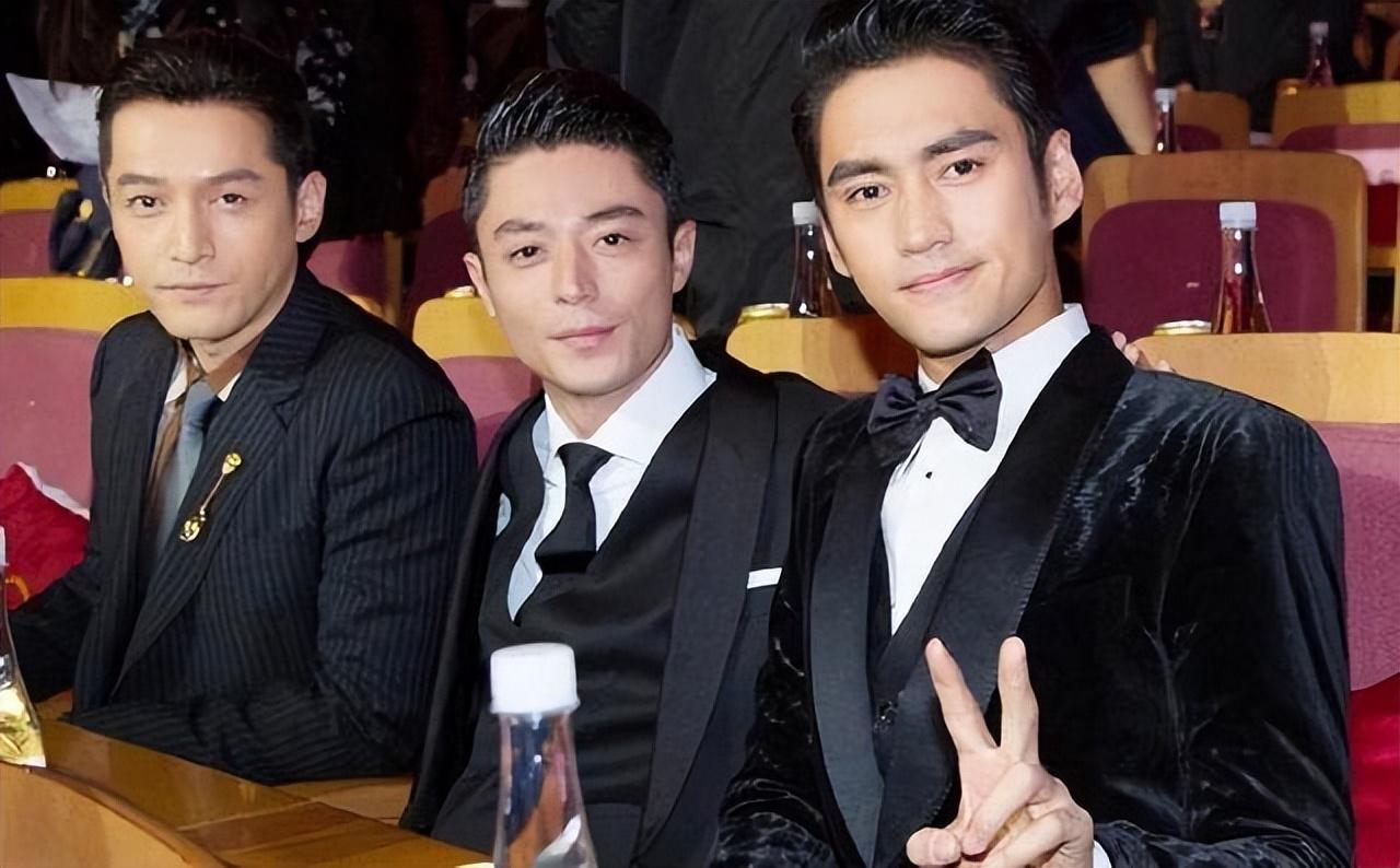 胡歌喜欢什么样的女生(胡歌妈妈为什么喜欢薛佳凝) 胡歌 什么样 第11张