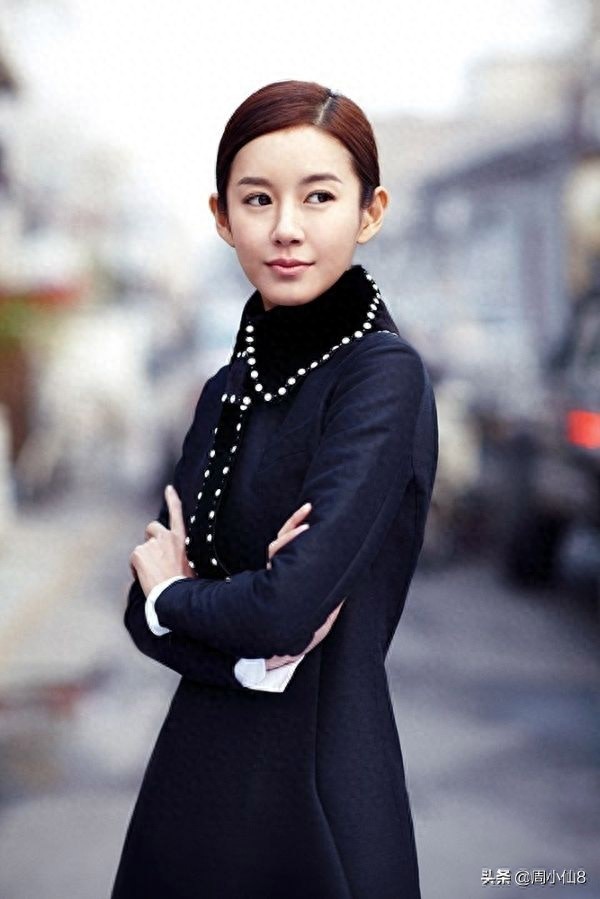 明星张子萱，娱乐圈偶像演员，外貌甜美，是具有潜力的女艺人