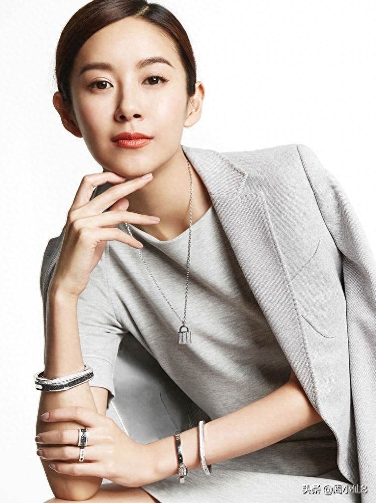 明星张子萱，娱乐圈偶像演员，外貌甜美，是具有潜力的女艺人