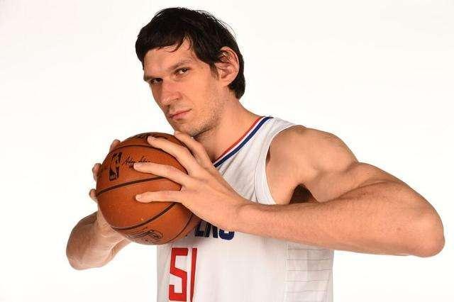 出场50分钟轰58分32板6帽，他才是终结勇士的答案