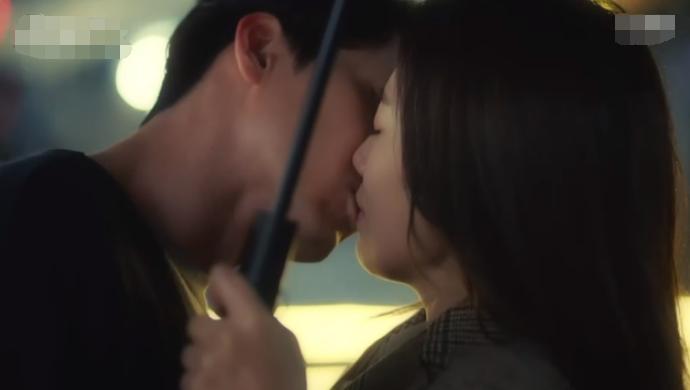 玄彬洒泪只剩朴信惠雨中激吻100秒