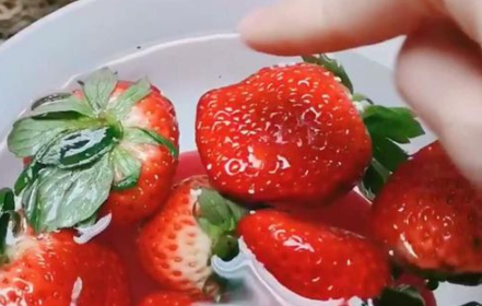 草莓的正确清洗方法,草莓怎么洗 清洗草莓的正确方法图8
