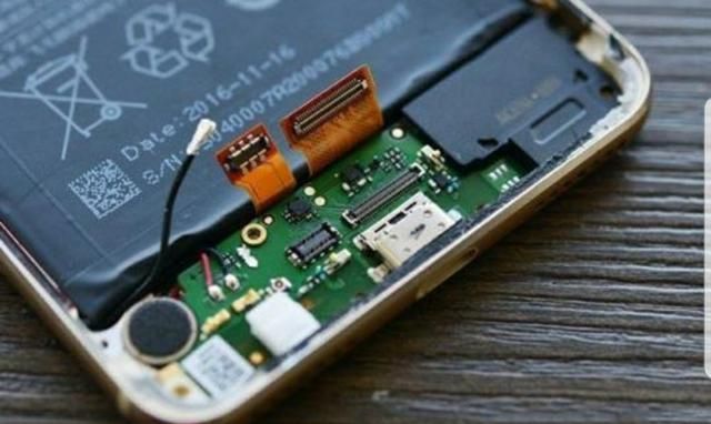 手机进水怎么办，手机进水怎么办？图1