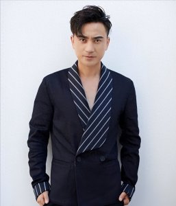 ​从角色到传奇：解码张瑞涵——中国影视界的新晋男神