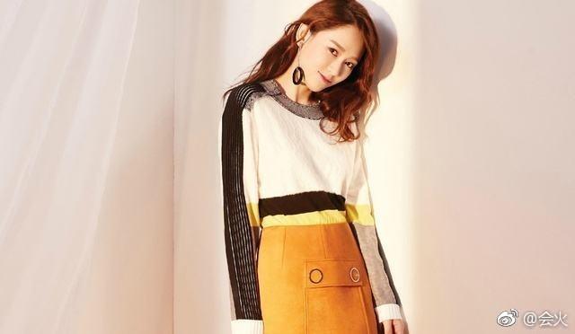 苏醒有女友了?两人亲密照被晒出,女友颜美身材靓