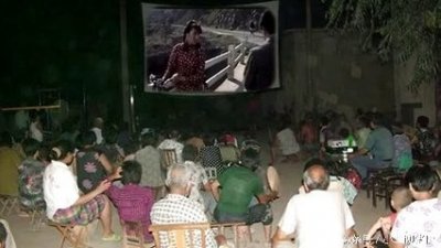 ​农村露天老电影，三毛流浪记！你还留下了多少回忆？