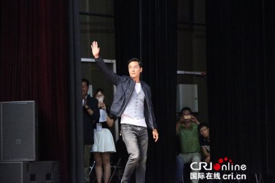 ​吴彦祖自曝拍《魔兽》受老婆＂怂恿＂ 曾担心到好莱坞打酱油