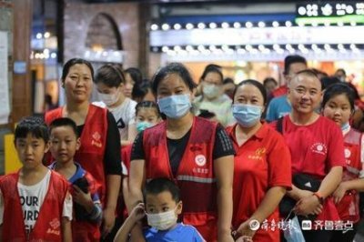 ​传递爱心，卢米影城为志愿者们提供专场电影