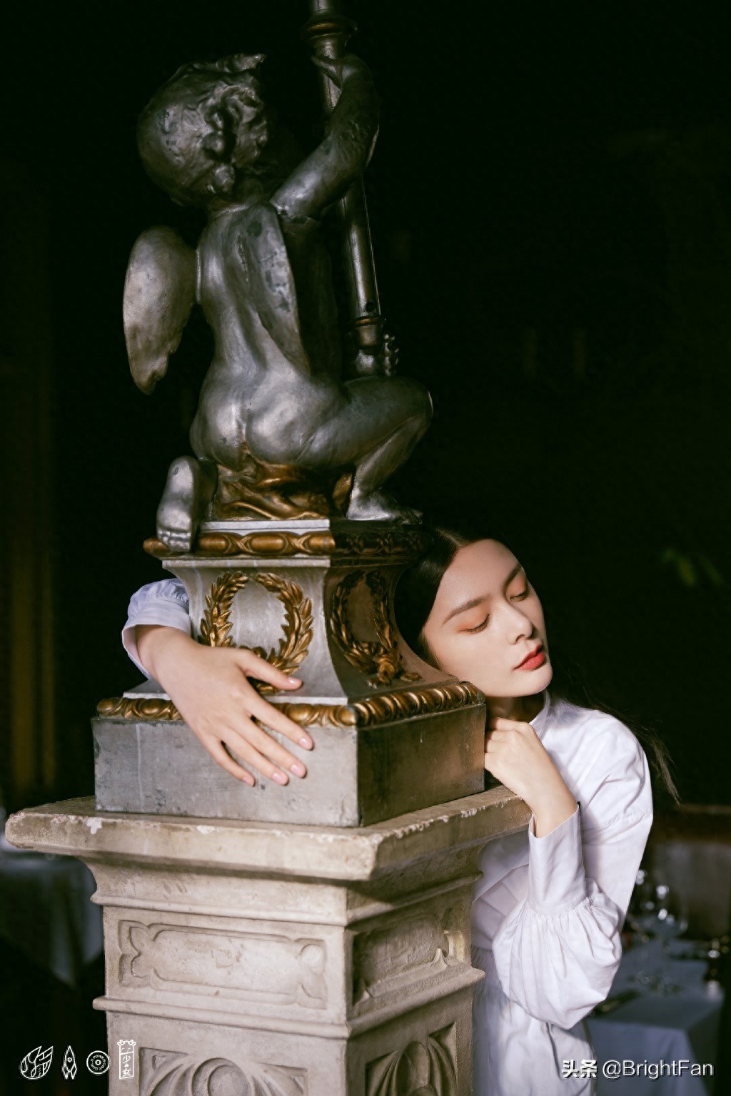 美女明星傅菁气质冷艳酷飒复古写真图片