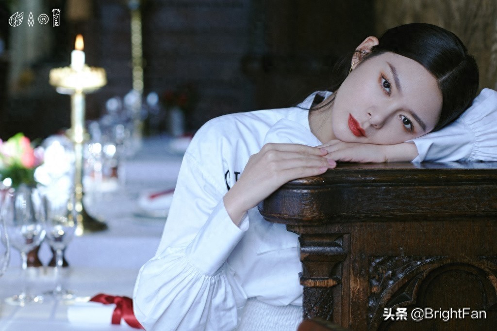 美女明星傅菁气质冷艳酷飒复古写真图片