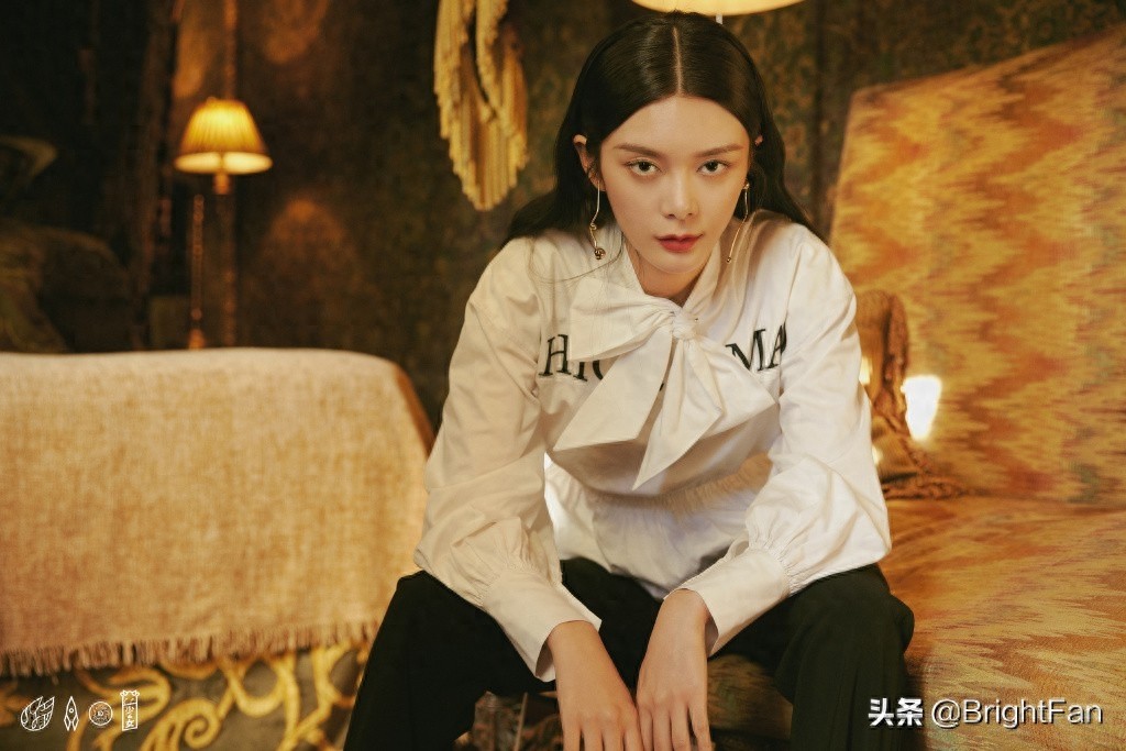 美女明星傅菁气质冷艳酷飒复古写真图片