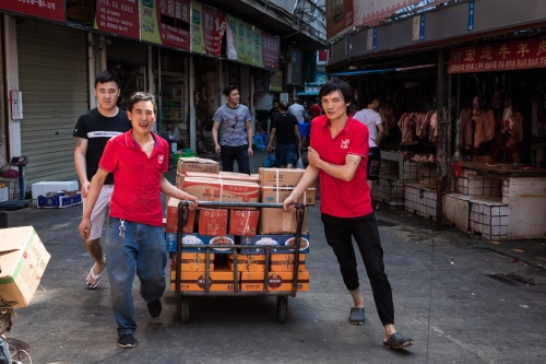 成都青石桥海鲜市场纪实 网友：品种不如武汉华南海鲜市场多