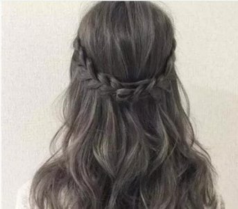 ​15款慵懒风的女生卷发，时尚又有气质，谁会不喜欢呢？