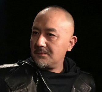 ​著名演员姚橹：娶了大3岁的艾丽娅，婚后生一女，低调幸福多年