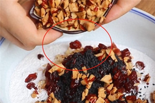 糯米粉最过瘾的懒人做法,搅成面糊简单一蒸,软糯酸甜百吃不厌