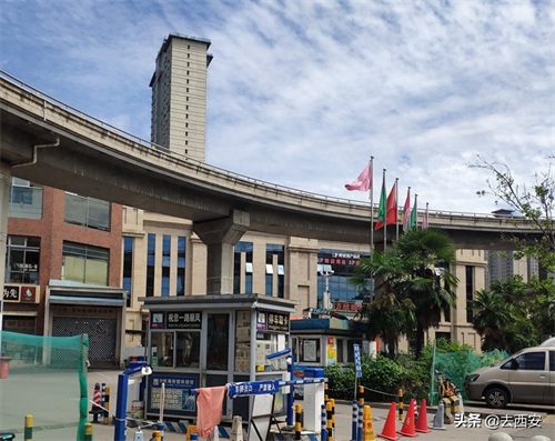 西安方欣海鲜市场实拍:交通畅通,部分围挡