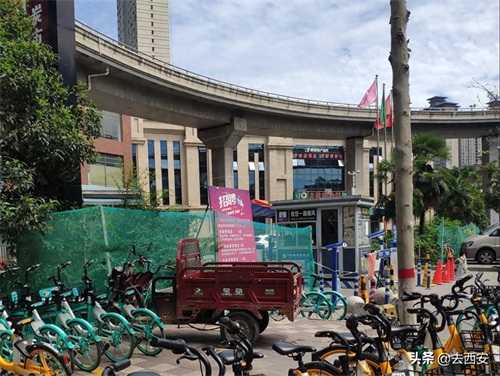 西安方欣海鲜市场实拍:交通畅通,部分围挡