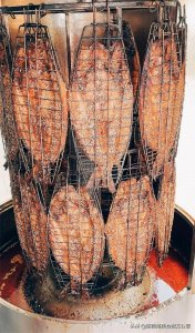 ​商用旋转无刺烤鱼配方，核心腌鱼汁、刷酱比例精确到克，轻松上手